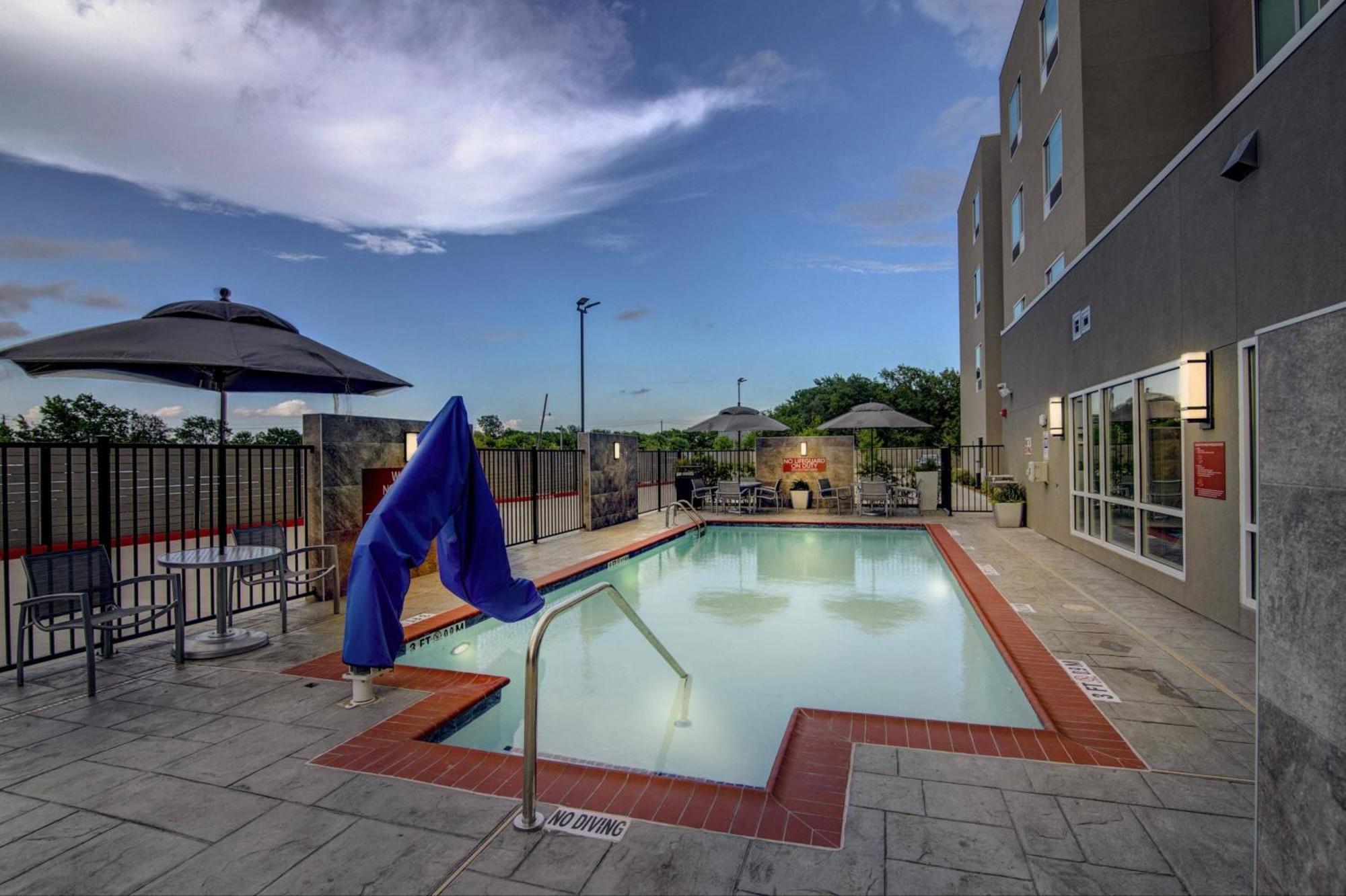 Towneplace Suites By Marriott Houston Hobby Airport Экстерьер фото