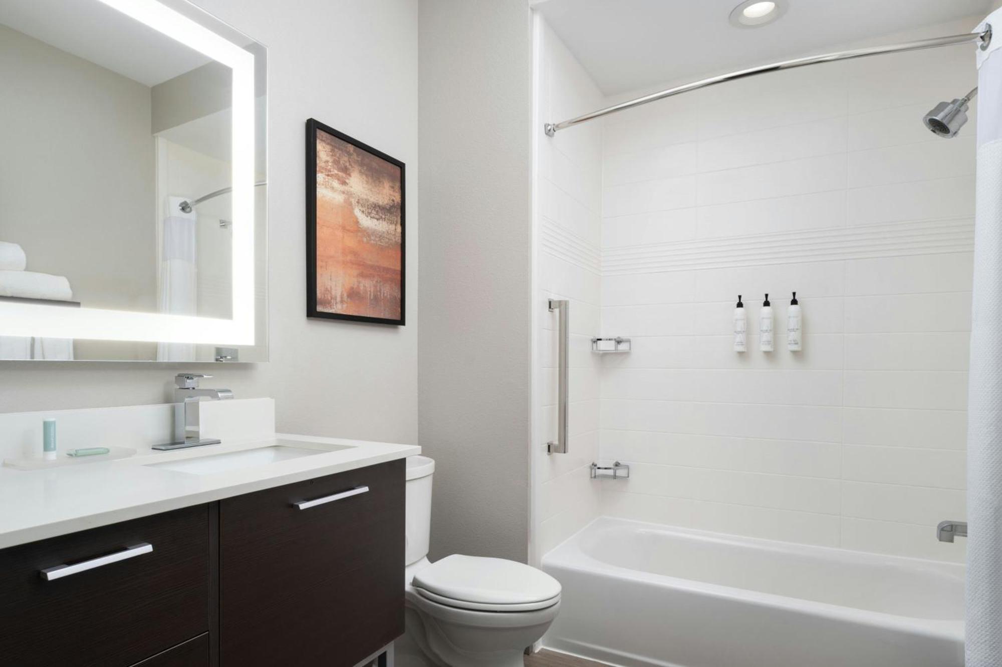 Towneplace Suites By Marriott Houston Hobby Airport Экстерьер фото