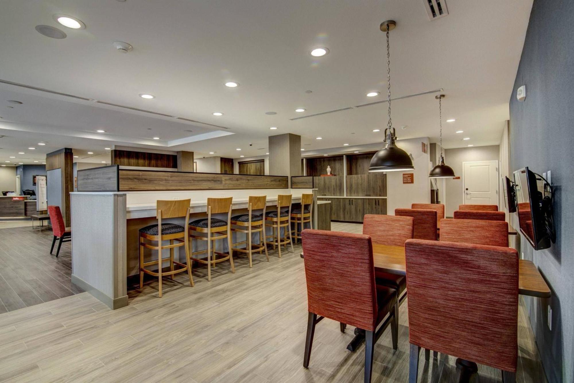 Towneplace Suites By Marriott Houston Hobby Airport Экстерьер фото