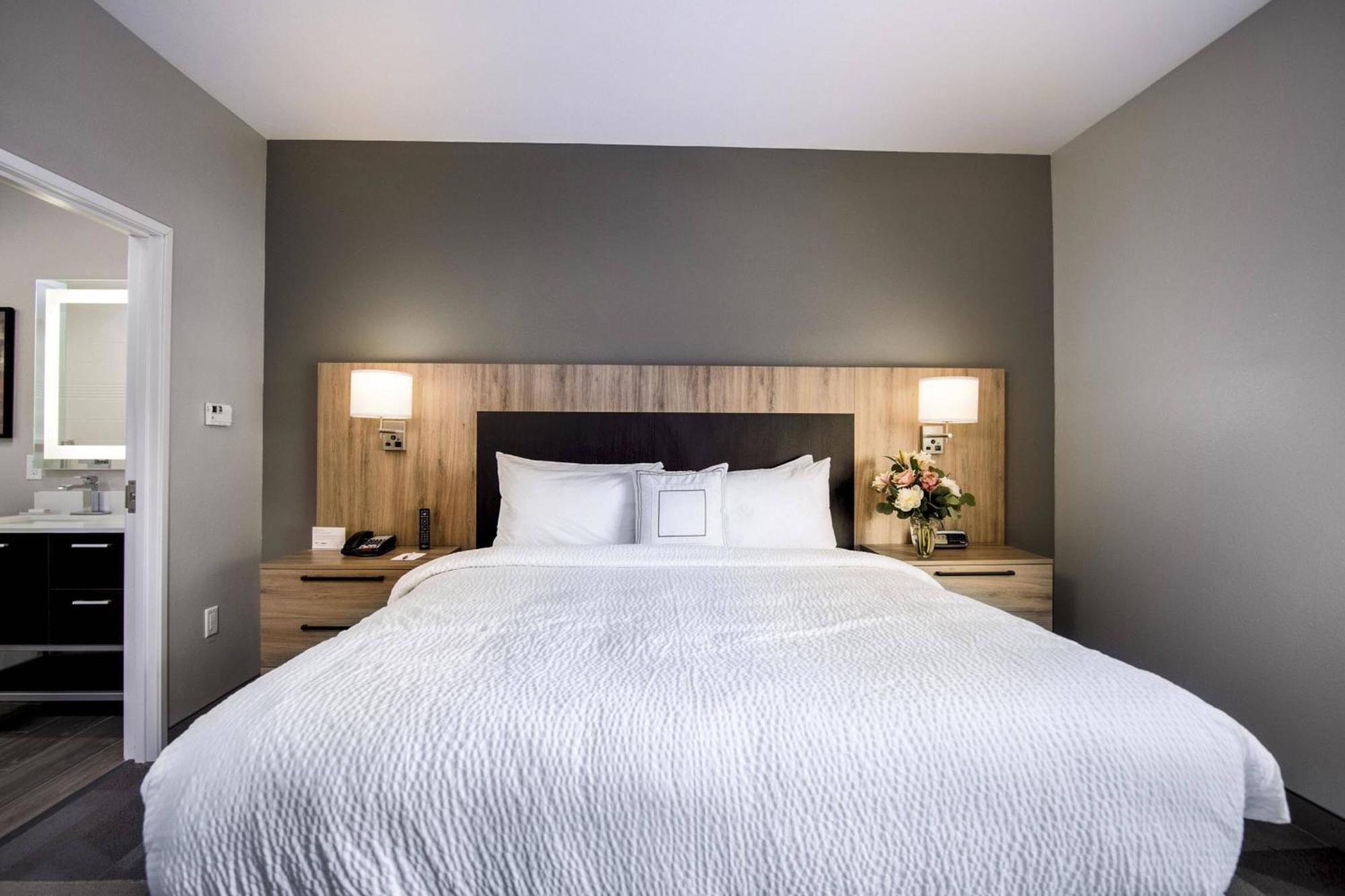 Towneplace Suites By Marriott Houston Hobby Airport Экстерьер фото