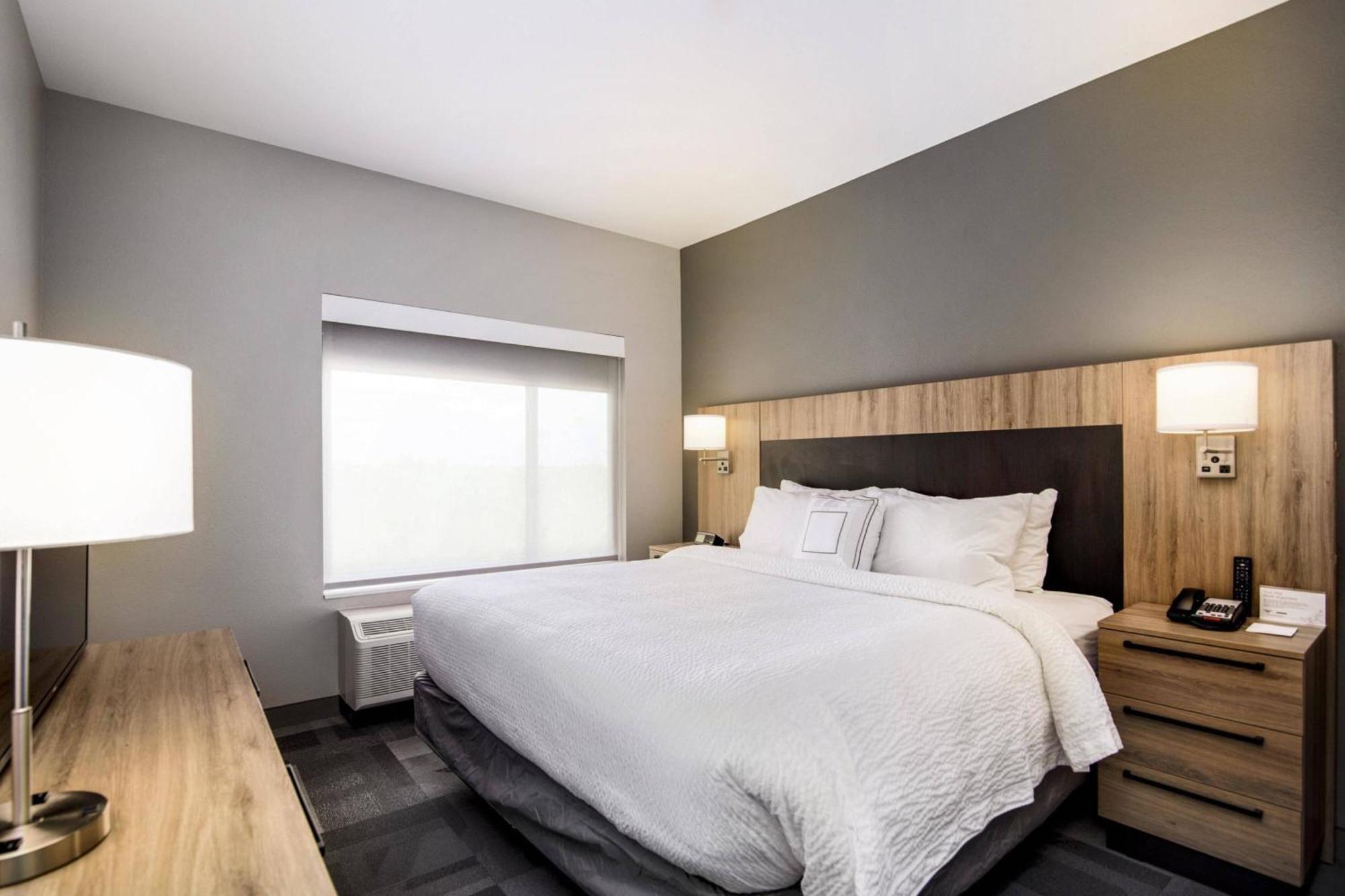 Towneplace Suites By Marriott Houston Hobby Airport Экстерьер фото